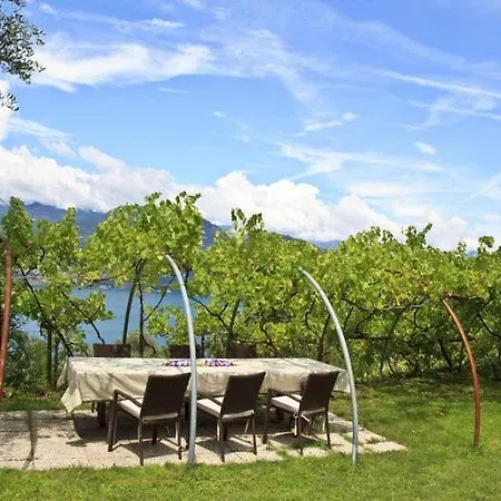 Villa Sleeps 8 Wifi Castelletto Di Brenzone