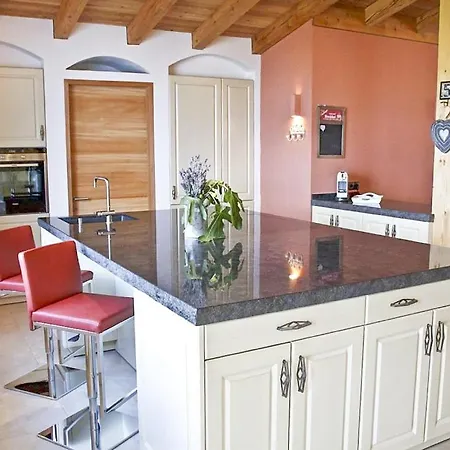 Sleeps 8 Wifi *