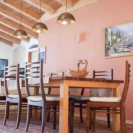 Sleeps 8 Wifi Villa Castelletto Di Brenzone