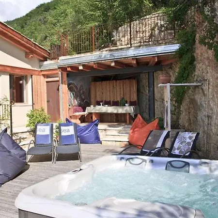 Sleeps 8 Wifi