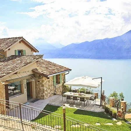 Villa Sleeps 8 Wifi